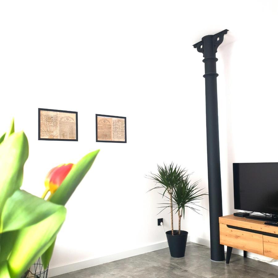 Apartament Z Historia Еленя-Гура Экстерьер фото